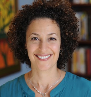 Teresa Dias, LMHC, LPC, RPT